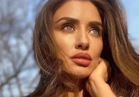 Саня Борисова е сама