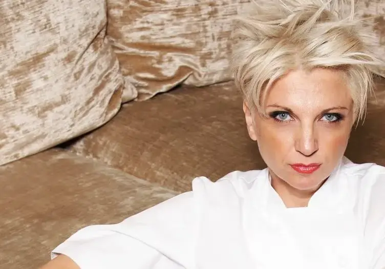 Силвена Роу била библиотекарка