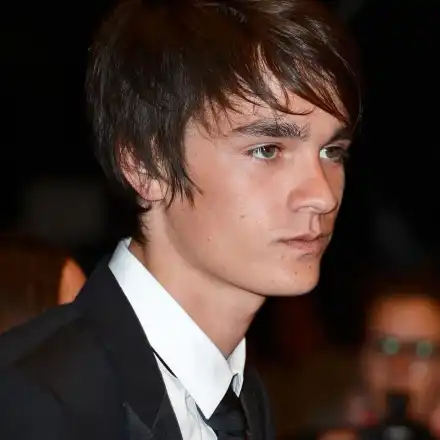 Синът на Ален Делон идва в България