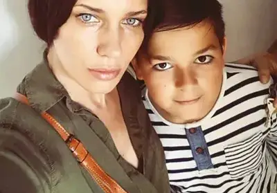 Синът на Мария Силвестър крие, че тя му е майка (Давид не иска да го свързват с нея)