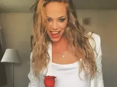 Снежана Макавеева празнува РД в снега