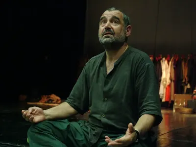 Студентка обвини Иван Добчев и в сексуален тормоз, замервал актьори с пепелници, карал момичетата да са разсъблечени