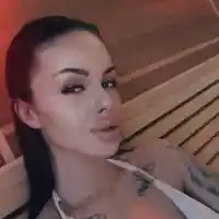 Сузанита показа силикона. Огромни са!