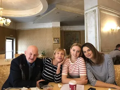 Тарантино ухажвал наша актриса и модел на Лагерфелд (Снимки)