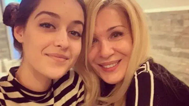 Трамвай едва не премаза щерката на Гала