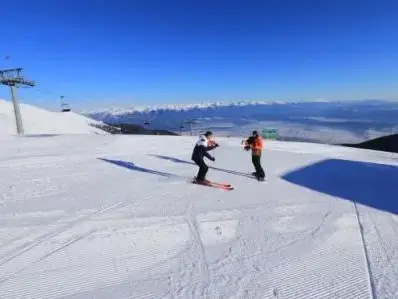 Васко Василев свири по върховете на Пирин за Световната купа по ски и Световното младежко първенство