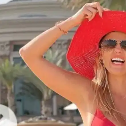 Вдовицата на Шарлопов се препича в Дубай! Бояна занемари безупречната си форма (Вижте с кого е)