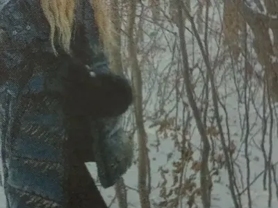 Зейнеб като Йети в снега