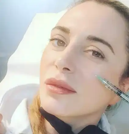 50-годишната Ваня Щерева се наблъска с филъри и ботокс за младото гадже