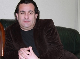 Дани Илиев осъди леля си за наследствен имот