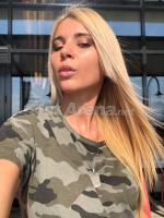 Новата на Дългия – нагла мутреса, размахва ножове за 2 бона, снима се с автомати (Галерия)