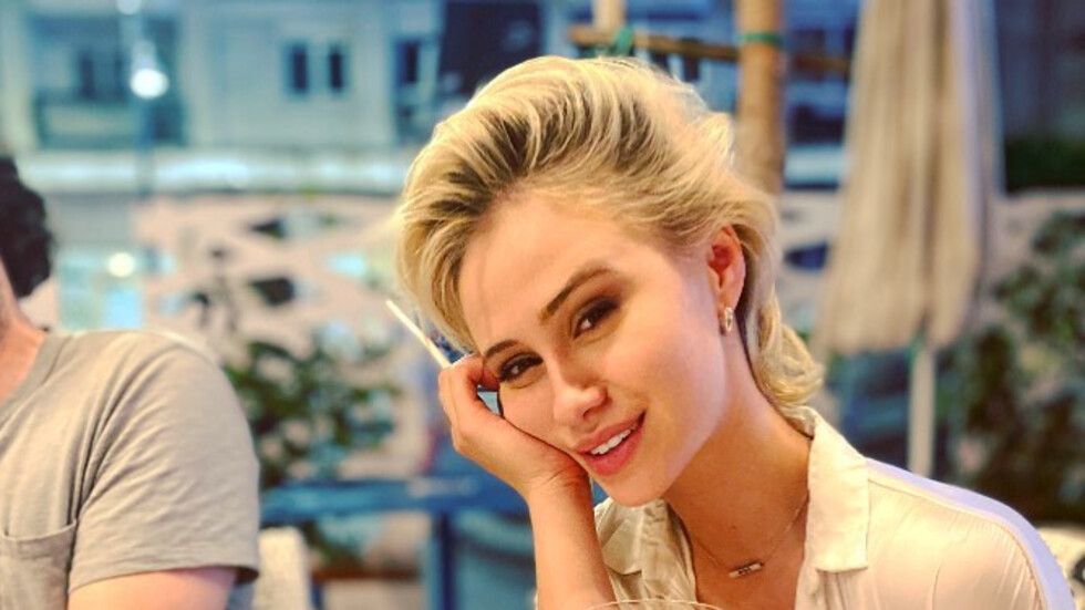 Бакалова посвещава награда на децата, у нас я критикуват