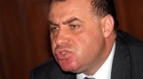 Това ли е „новото“? Слави Трифонов взе скандален екс министър символ на корупция