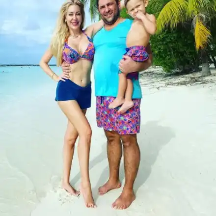 Антония Петрова с годишнина на Малдивите