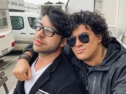 Азис: Фики ми е син