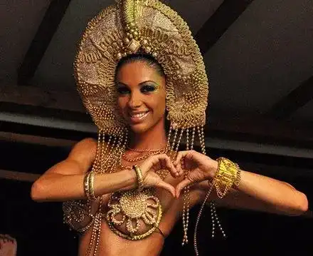 Биляна Йотовска пусна дрехите си под наем