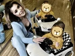 Близнаците изтощават Ася Капчикова