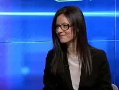 Бременната щерка на Румен Овчаров ражда в парламента (Теодора кандидат-депутат на БСП)