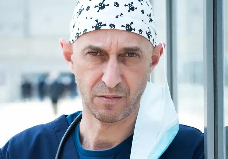 Д-р Врабчев от „Откраднат живот” 40 дни гладувал заради гадже