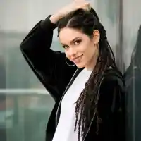 Даяна Ханджиева си търси фризьор