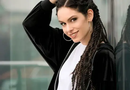 Даяна Ханджиева си търси фризьор