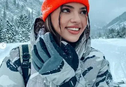 Дара откри любовта и показа гаджето (Първи снимки)