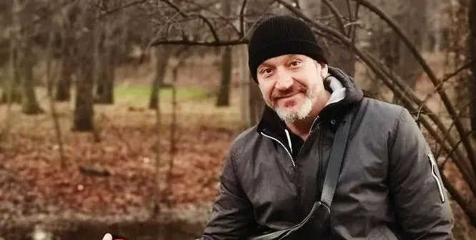 Деян Донков се учи да кара мотор!