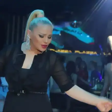 ДесиСлава: Не си представям да работя в ТЕЦ! (+Кои други изпълнители се преквалифицираха)