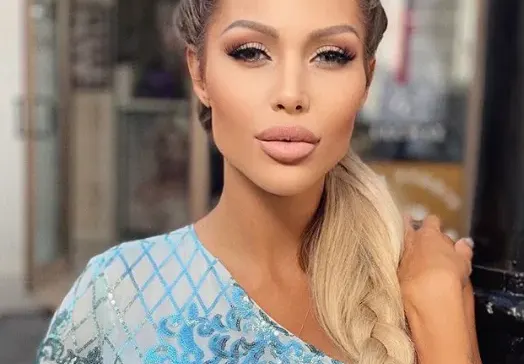 Джулиана Гани пак ляга под ножа