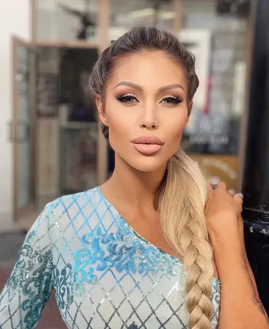 Джулиана Гани пак ляга под ножа