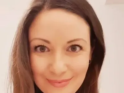 Докъде стигна! Вихра Петрова се докара на гейша в опит да си намери мъж! (ФОТО)