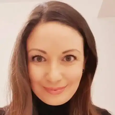 Докъде стигна! Вихра Петрова се докара на гейша в опит да си намери мъж! (ФОТО)