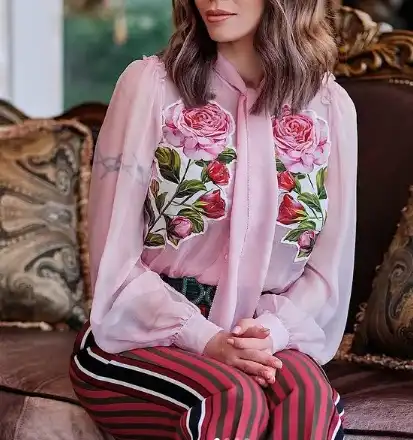 Емилия чукна 39 с видеа от детството си