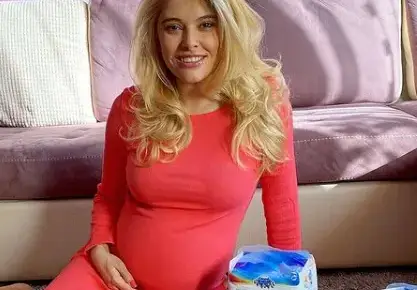 Eва Веселинова се подготвя за раждането, бившата репортерка стегна багажа за болницата