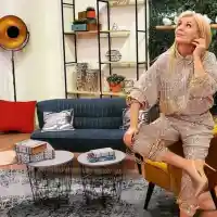 Гала се въргаля с куче! (Вижте ФОТО как релаксира уикенда)