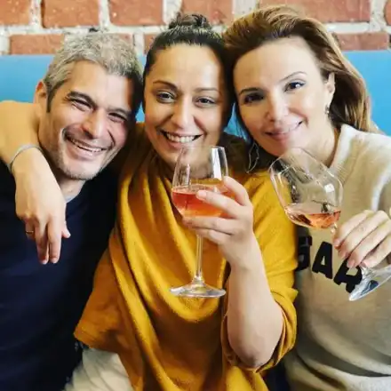 Гледат на Таро и масла на Ирина Тенчева