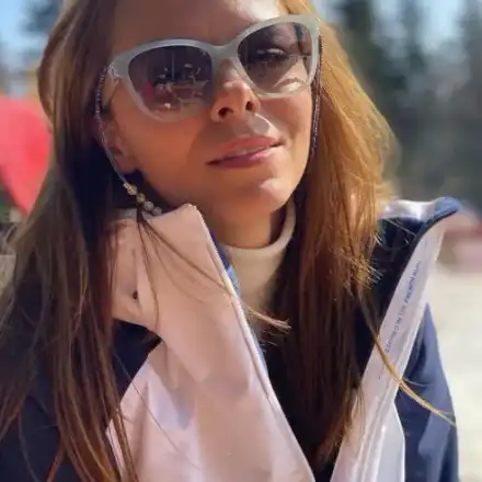 Йоанна Темелкова на ски за първи път (Оцеля!)