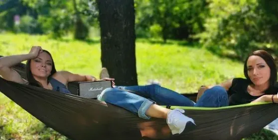 Искра Донова пусна Йоана Темелкова по гащи (Фото)