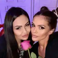 Камбуров купонясва с Преслава (Посрещна фолк певицата у дома на рожден ден)