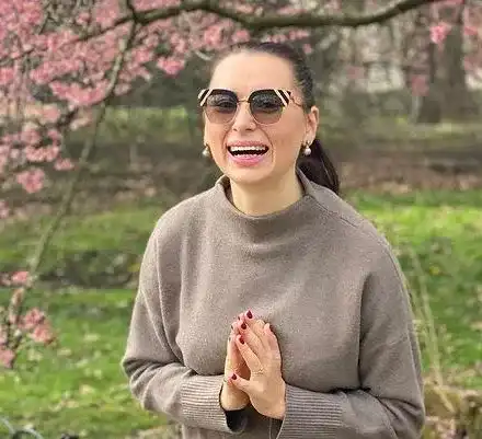 Кобилкина съвсем се разпищоли (ФОТО по-долу)