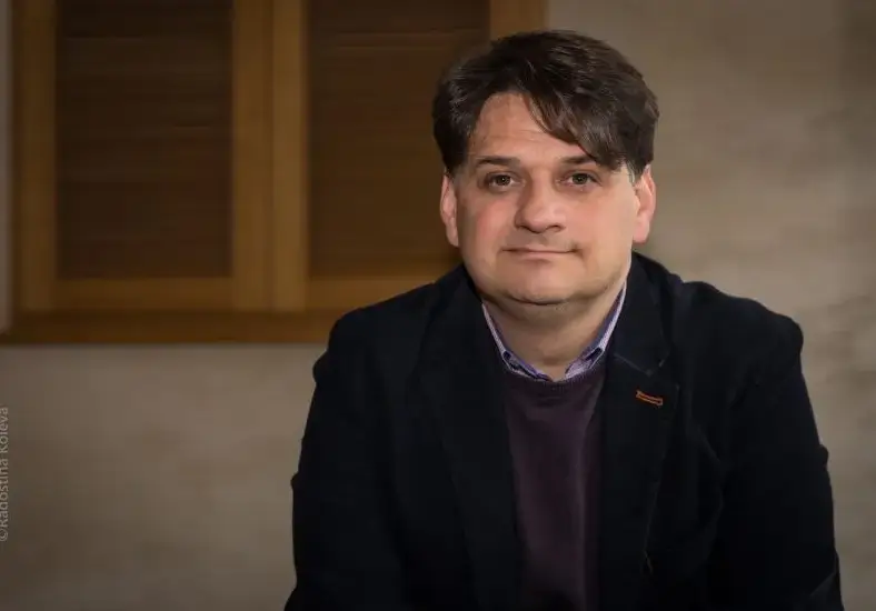 Колега отказал да се ръкува с Мариан Бачев, не бил ваксиниран