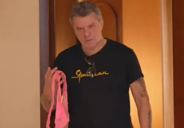 Куката развя розови прашки