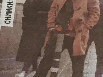 Лилана и брат й обикалят София (Папарашко фото)