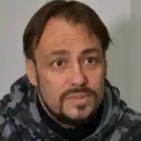 Люси Иларионов задръсти велоалея с джипа си