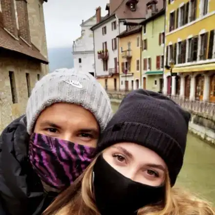 Лолита на Гришо иска в България