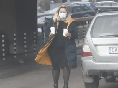 Лора Крумова ходи с едни и същи дрехи (Журналистката се занемари покрай майчинството)