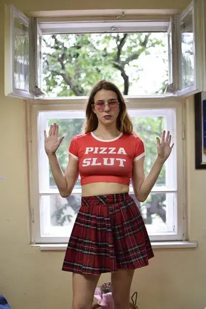 Мила Роберт троши телефони на поразия