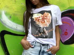 Мис Плеймейт написа книга