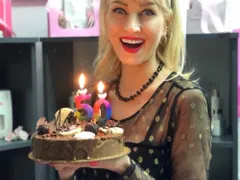 Мисис Баба чукна 50