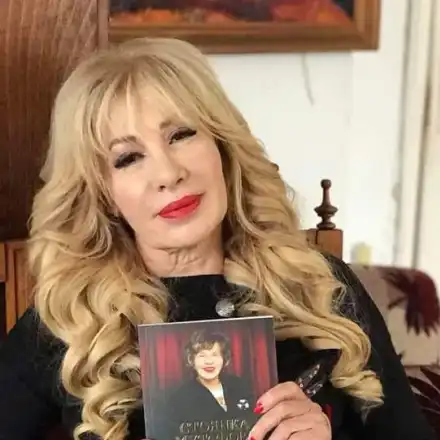 Муки изгърмя пенсията за маркови очила (Вижте ги)